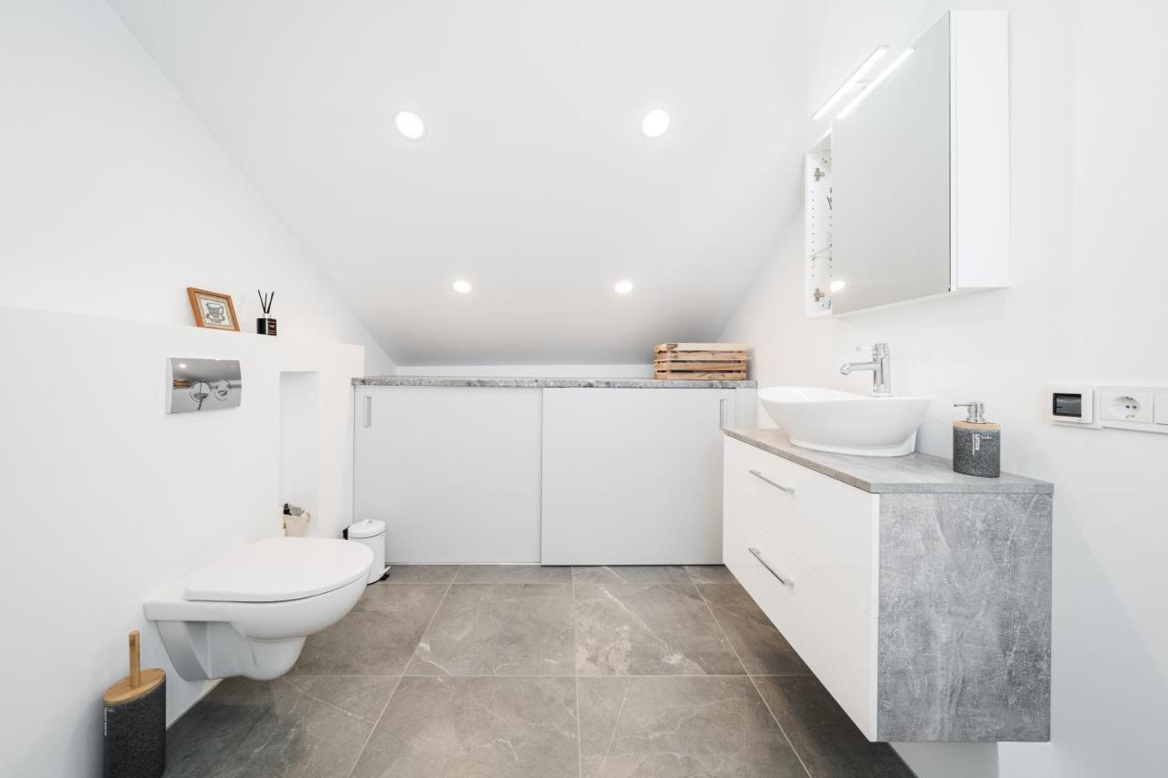 Knygu Namai Apartment Kaunas Ngoại thất bức ảnh