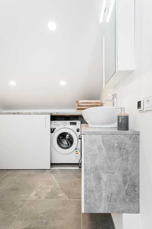 Knygu Namai Apartment Kaunas Ngoại thất bức ảnh